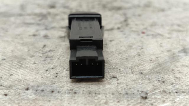 Botão de ativação do sinal de emergência Volvo S40 2 MS