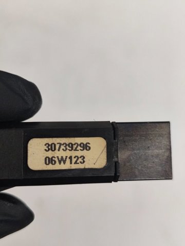 Botão de ativação do sinal de emergência 30739296 VOLVO