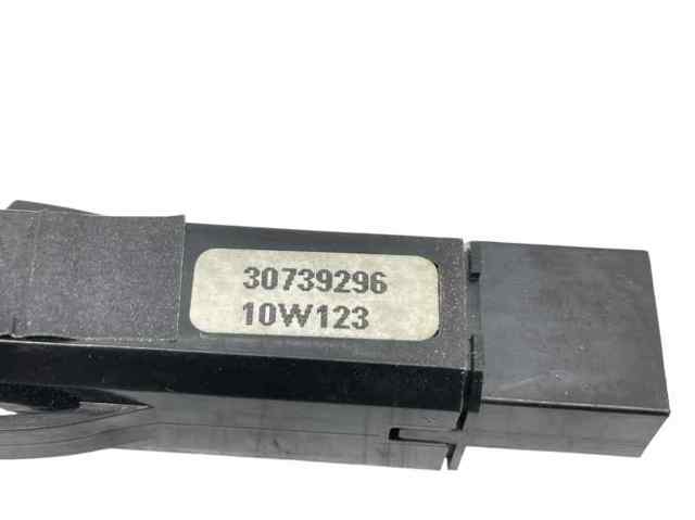 Botão de ativação do sinal de emergência 30739296 VOLVO