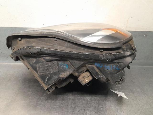 VOLVO 30744008 Фара правая в наличии Ирпень