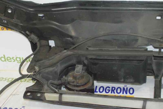 Suporte do radiador montado (painel de montagem de fixação das luzes) 30745292 Volvo