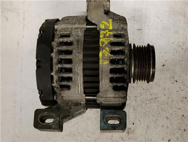 VOLVO 30773111 Генератор в наличии Николаев