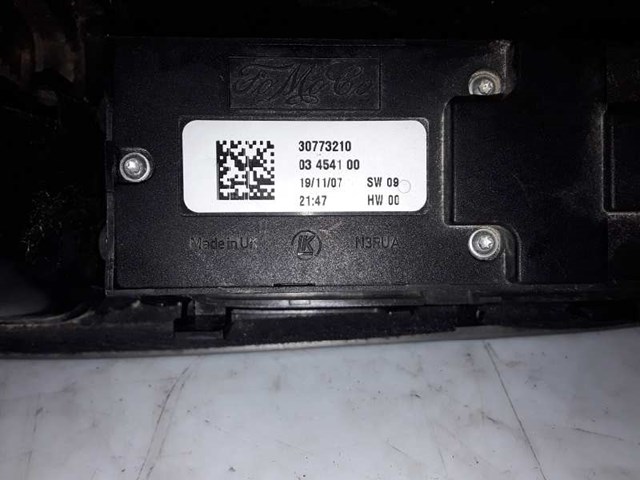 30773210 VOLVO Кнопочный блок управления стеклоподъемником передний левый купить в Ирпень