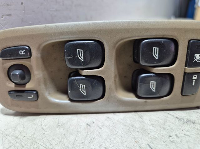 VOLVO 30773895 Кнопочный блок управления стеклоподъемником передний левый в наличии Николаев