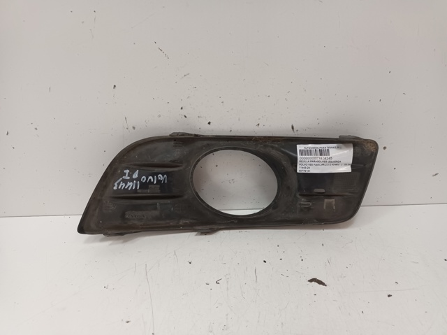 VOLVO 30779101 Заглушка (решетка) противотуманных фар бампера переднего правая в наличии Кривой Рог