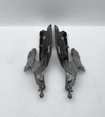 VOLVO 30779283 Петля капота правая в наличии Киев