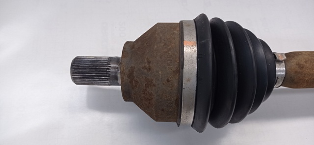 VOLVO 30783004 Полуось (привод) передняя правая в наличии Черновцы