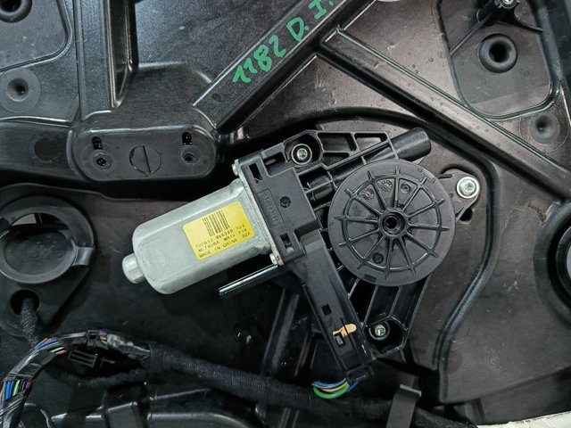 30784310 VOLVO Механизм стеклоподъемника двери передней левой купить в Кривой Рог