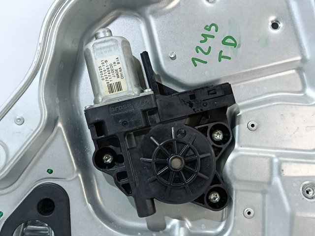 30784512 VOLVO Механизм стеклоподъемника двери задней правой купить в Хмельницкий