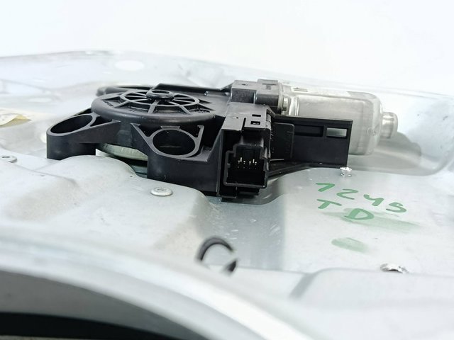 30784512 VOLVO Механизм стеклоподъемника двери задней правой купить в Черкассы