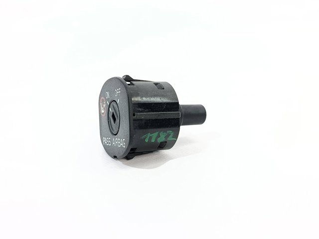 VOLVO 30795214 Замок отключения (деактивации) подушки безопастности пассажира в наличии Хмельницкий