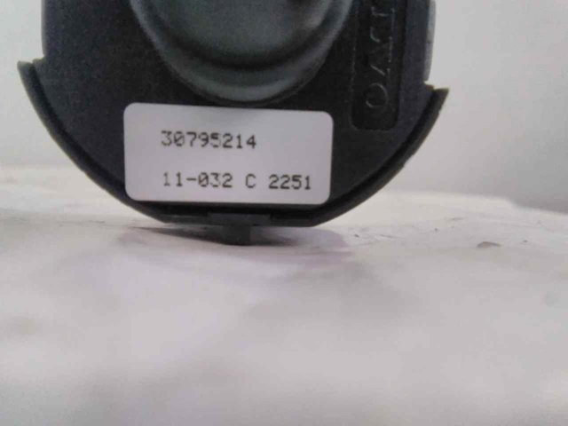 VOLVO 30795214 Замок отключения (деактивации) подушки безопастности пассажира в наличии Николаев