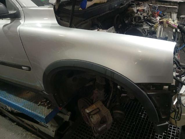 Pára-lama dianteiro direito 30796495 VOLVO