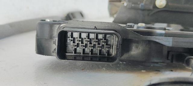 VOLVO 30799301 Замок двери передней правой в наличии Запорожье