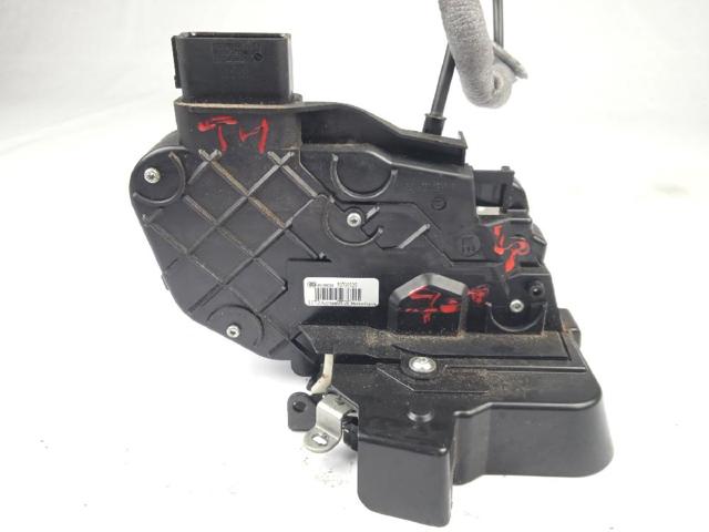 VOLVO 30799325 Замок двери задней левой в наличии Винница