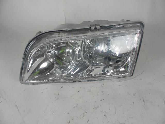 Luz direita 30863898 Volvo