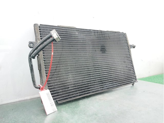 Condensador de ar condicionado / radiador para Volvo V40 Estate Wagon (645) (1995-1999) 1.8 B4184S 30897260
