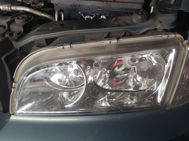 VOLVO 30899682 Левая фара в наличии Киев