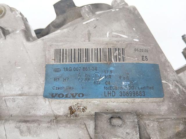 VOLVO 30899683 Правая фара в наличии Винница