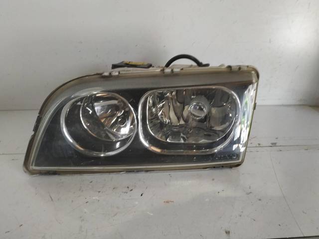 Luz esquerda 30899884 Volvo