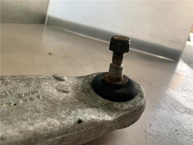 BMW 31122343358 Рычаг передней подвески нижний правый в наличии Ровно