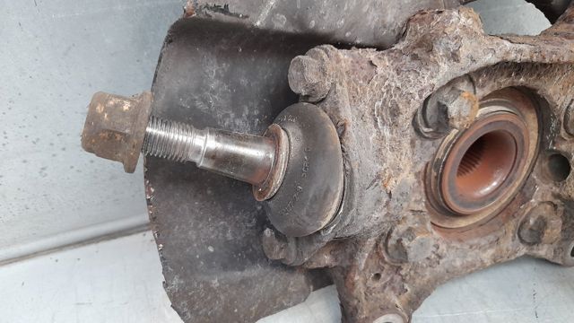 31200315 VOLVO Цапфа (поворотный кулак) передний левый купить в Каменское