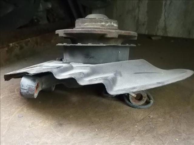 31211092080 BMW Цапфа (поворотный кулак) передний правый купить в Украина
