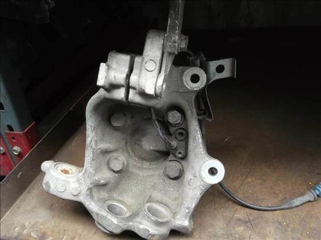31211092853 BMW Цапфа передняя левая купить в Ровно