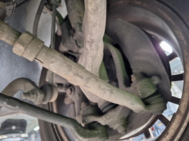 31211092853 BMW Цапфа передняя левая купить в Чернигов