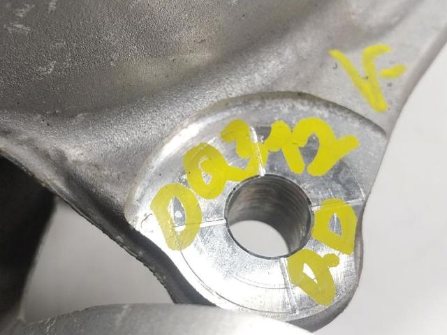 31216878610 BMW Цапфа (поворотный кулак) передний правый купить в Ирпень