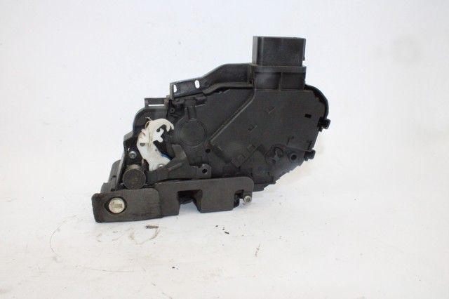31253920 VOLVO Замок двери задней левой купить в Днепр