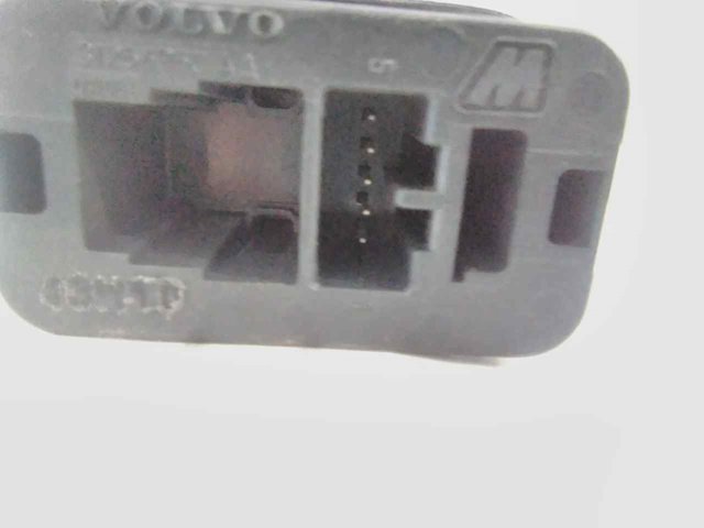31264960 VOLVO Кнопка привода замка багажника купить в Павлоград