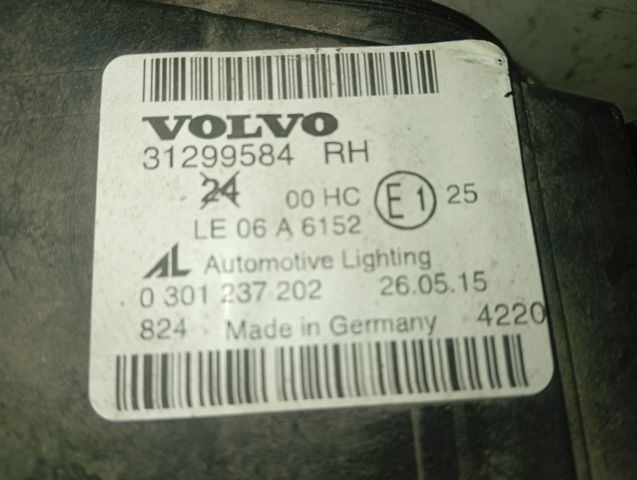 VOLVO 31299584 Правая фара в наличии Киев