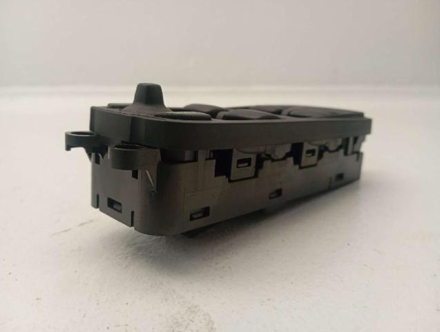 VOLVO 31334346 Кнопочный блок управления стеклоподъемником передний левый в наличии Чернигов