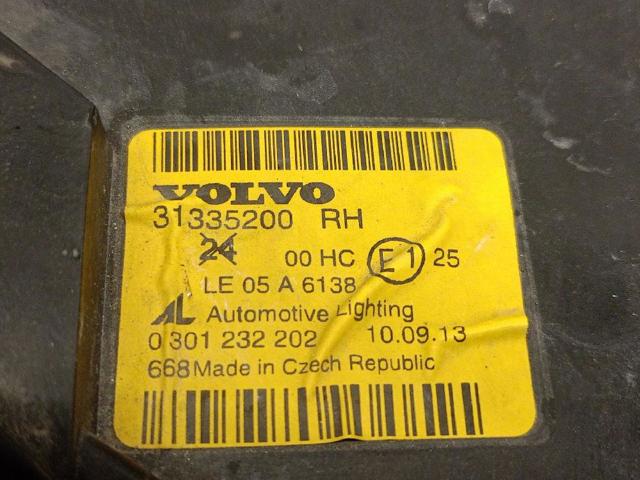 VOLVO 31335200 Правая фара в наличии Львов