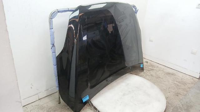 VOLVO 31335847 Капот в наличии Украина