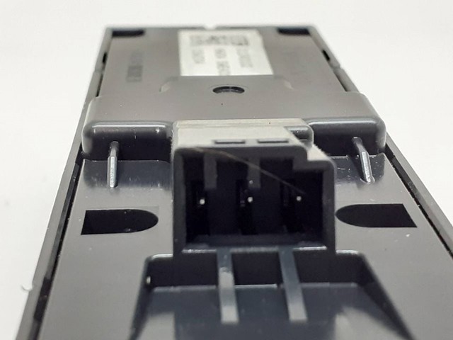 VOLVO 31343102 Кнопочный блок управления стеклоподъемником передний левый в наличии Каменское