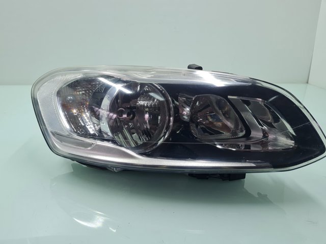 31358110 VOLVO Фара правая купить в Павлоград