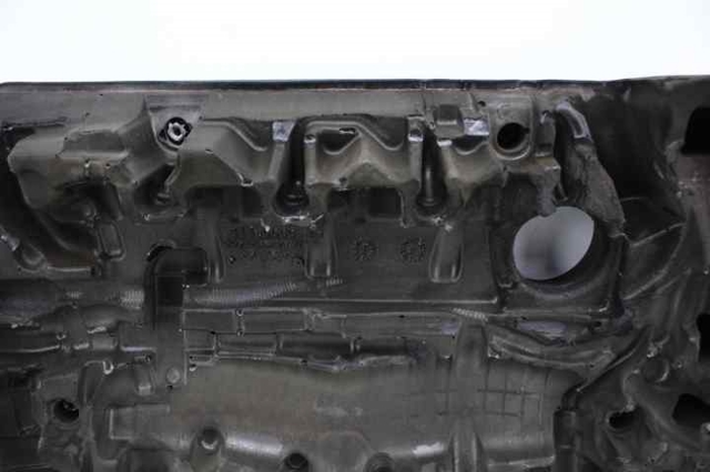 VOLVO 31368888 Крышка двигателя в наличии Ирпень