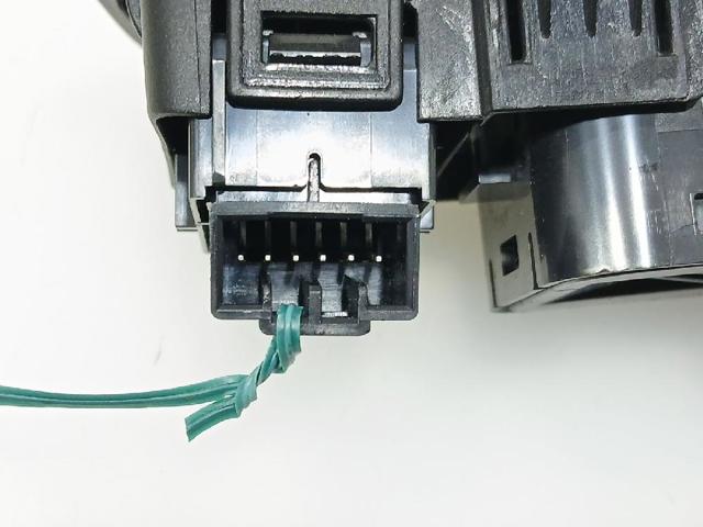 VOLVO 31376495 Кнопочный блок управления стеклоподъемником передний левый в наличии Черкассы