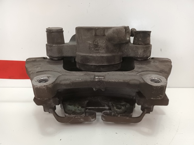 VOLVO 31381549 Суппорт тормозной передний правый в наличии Каменское