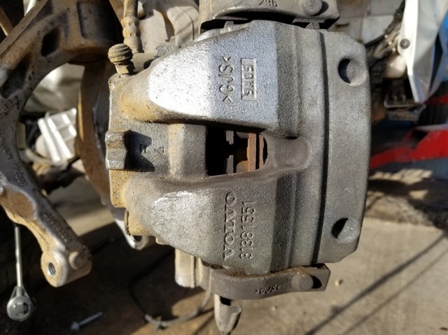 31381551 VOLVO Суппорт тормозной передний правый купить в Днепр