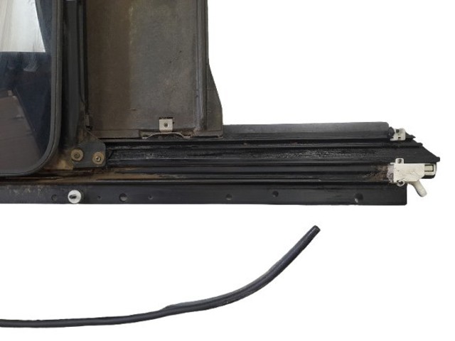 31385988 VOLVO Крышка люка крыши купить в Кривой Рог