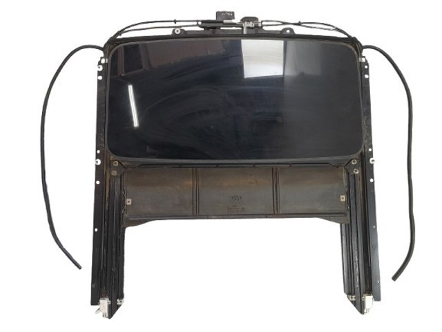 31385988 VOLVO Крышка люка крыши купить в Николаев
