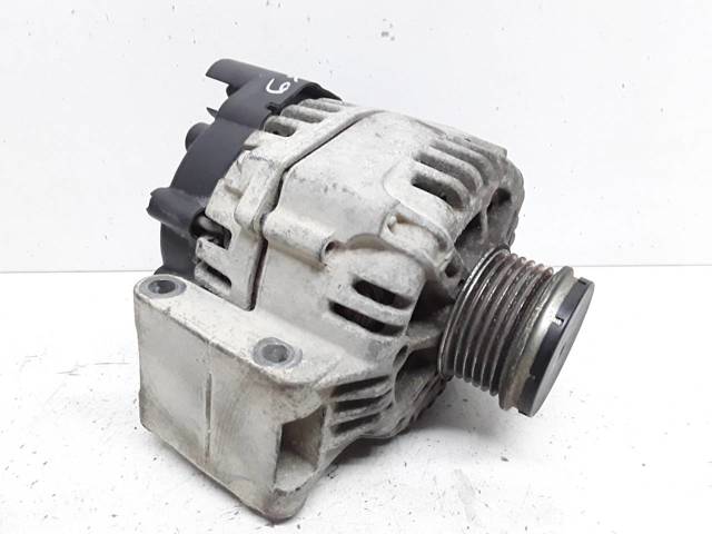 SUZUKI 3140085E00 Генератор в наличии Полтава