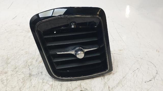 VOLVO 31417692 Решетка вентиляции салона на "торпедо" правая в наличии Запорожье