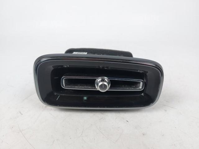 31442626 VOLVO Решетка вентиляции салона на "торпедо" правая купить в Украина