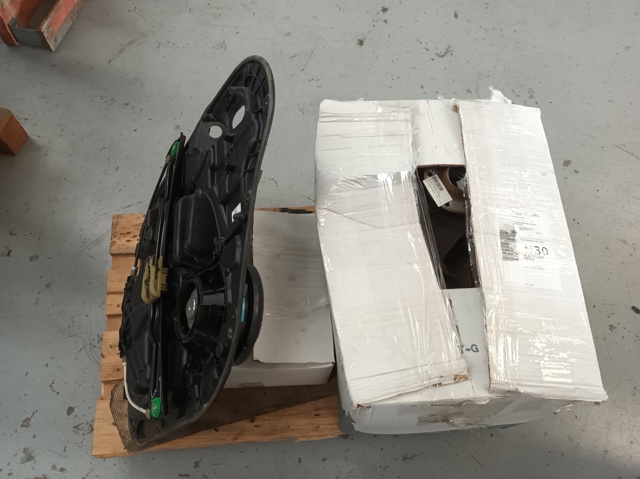 31451835 Рычаг задней подвески нижний левый купить Киев