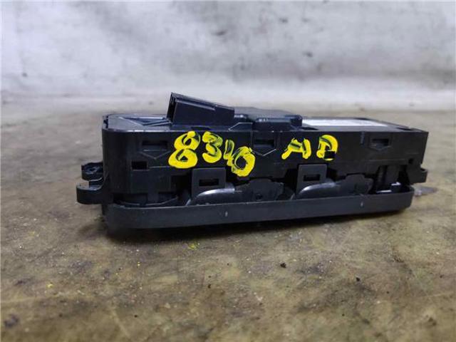 31453266 VOLVO Кнопочный блок управления стеклоподъемником передний левый купить в Днепр