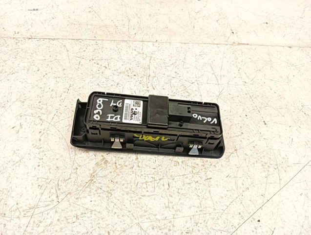 31456058 VOLVO Кнопочный блок управления стеклоподъемником передний левый купить в Житомир